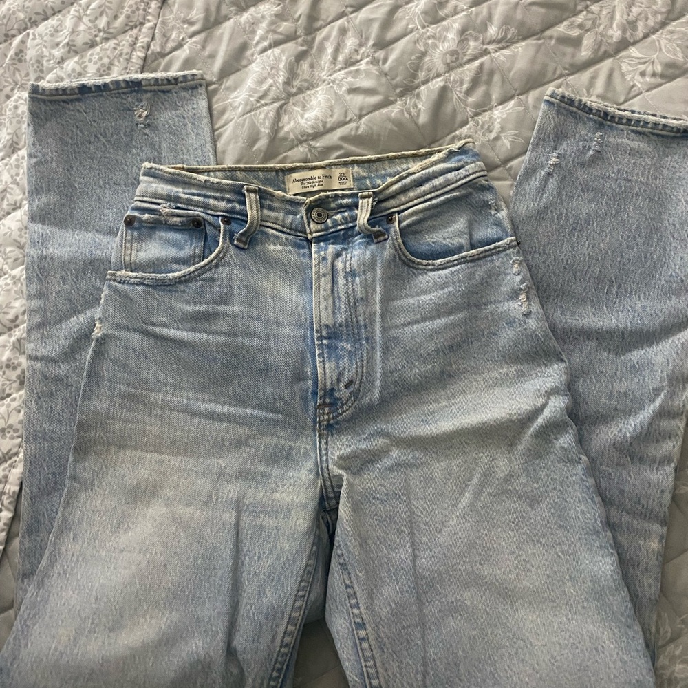 Abercrombie ultra high rise 90’s straight curve love